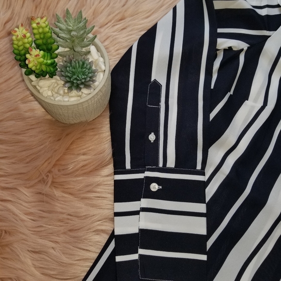 💕Banana Republic One Shoulder Ruffled Top💕 - Picture 6 of 8